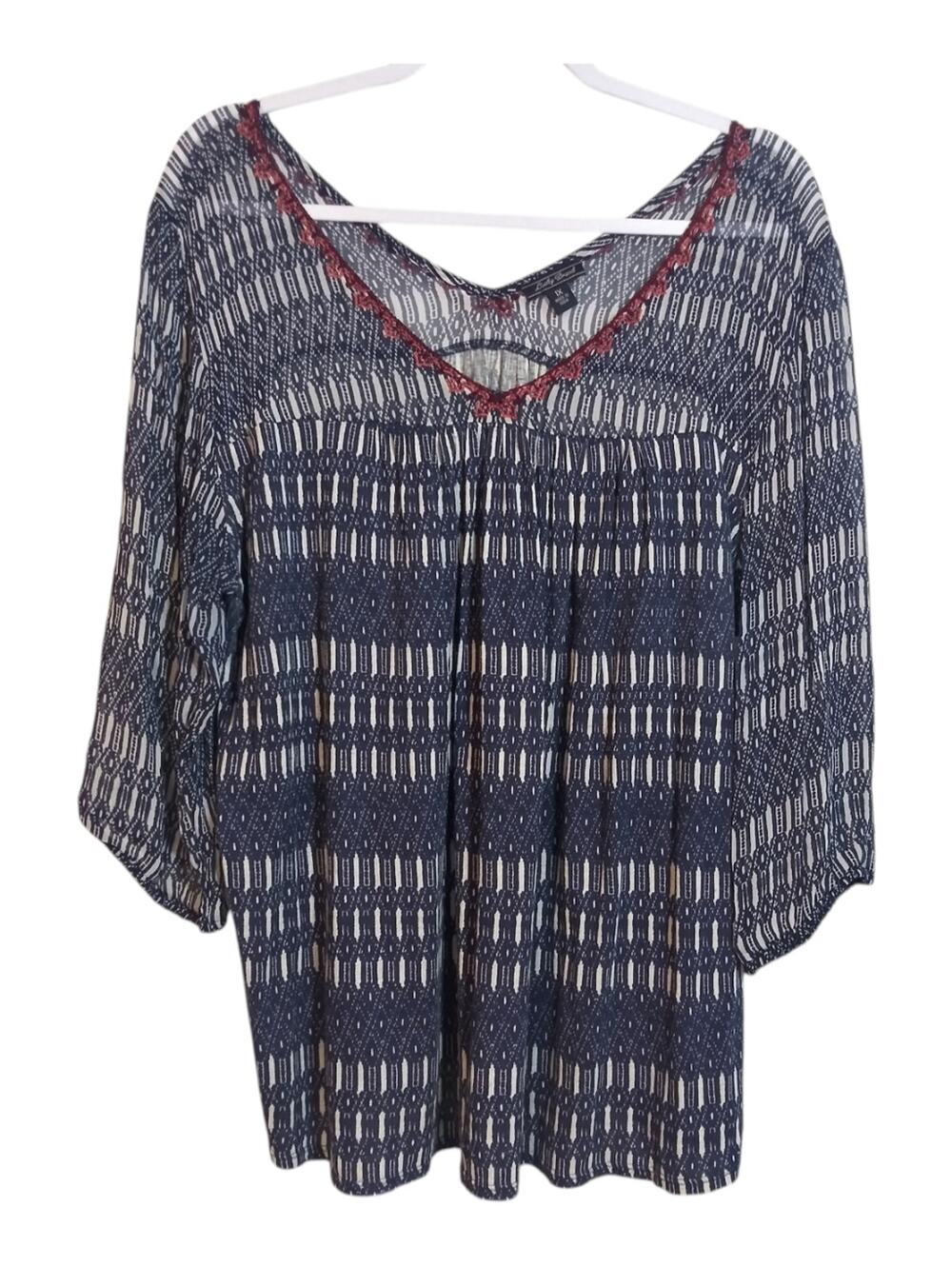 Lucky Brand Women's Blue Embroidered V-Neck Pullover Top Size 1X